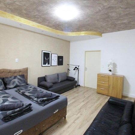 Private Quad Bedroom With Bathroom Rf3 Vienna Exterior photo